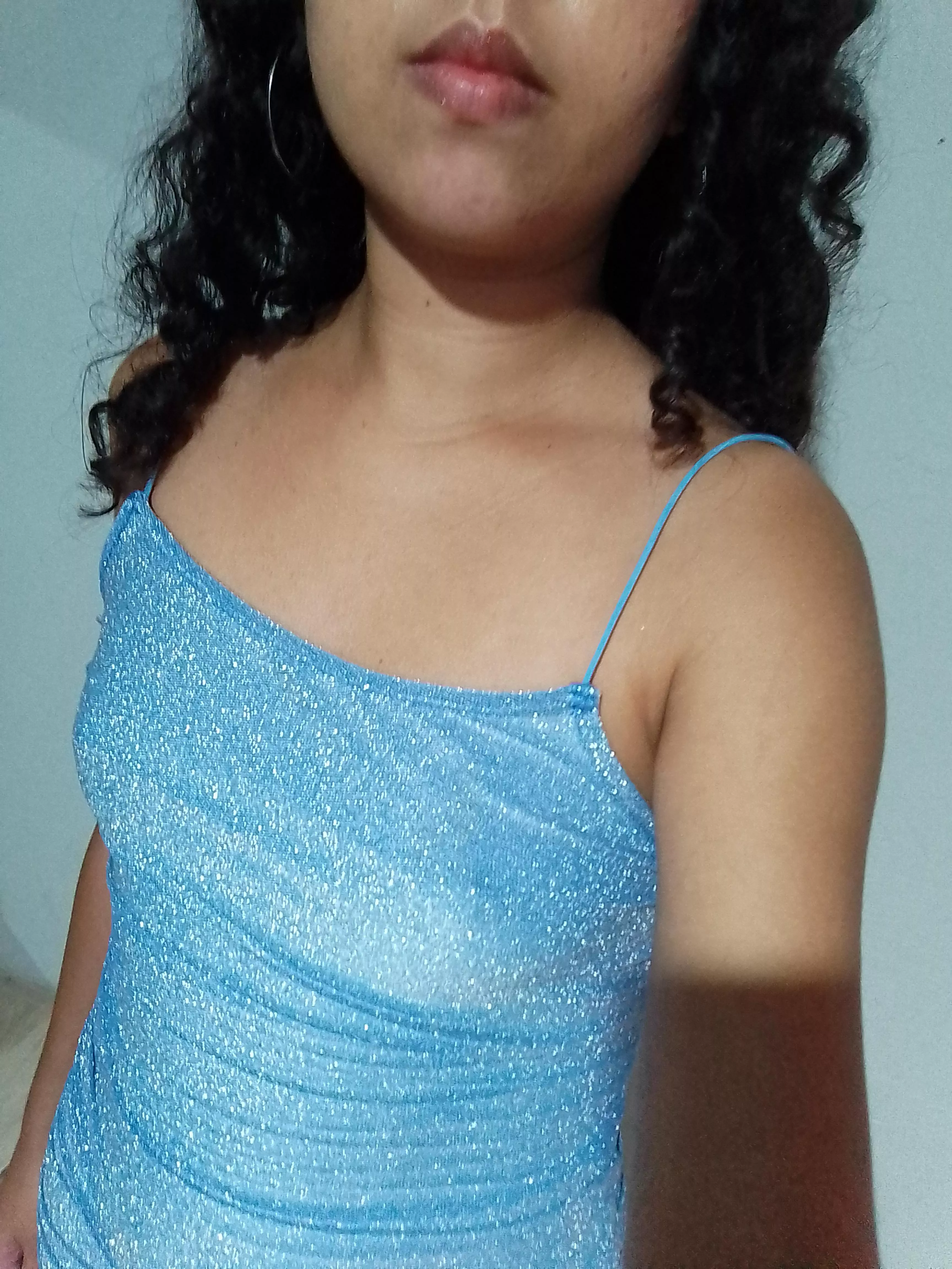 Skin tight clothes and small boobs 💗🔥