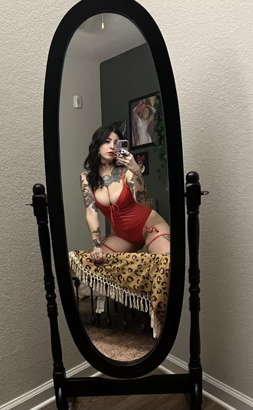 Snow White with a lil red 😘