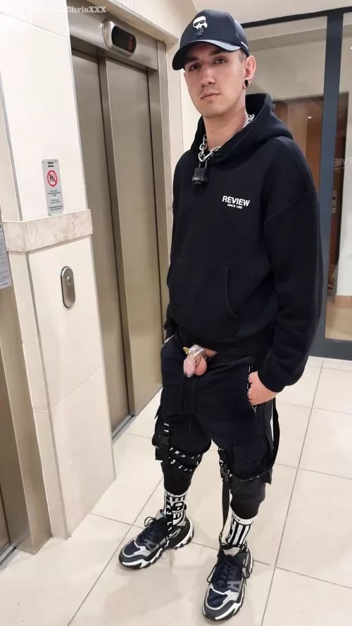 The #slaveboy's dick is only good for you to discipline him with! You need to be reminded of what orgasm feels like so that he crave it for months!🔥🥵 And you? How do you discipline your slave? Or how you are raised as a slave?😈