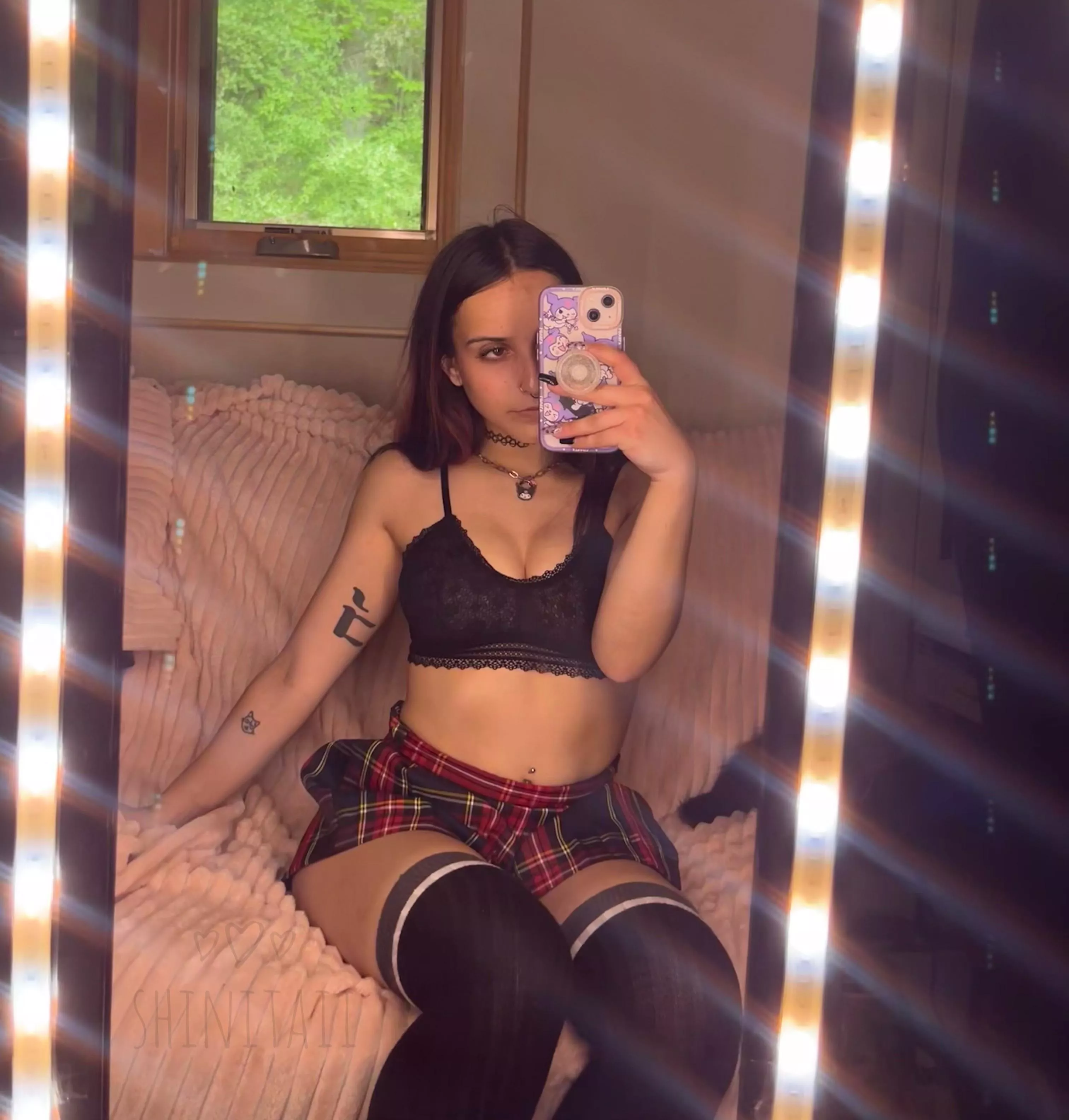 the thigh highs stay on