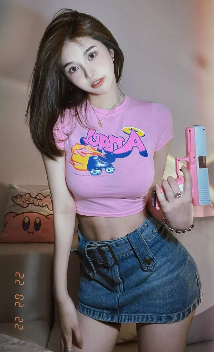 Tight top and midriff