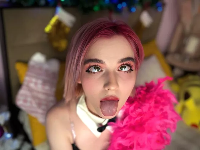 TottiMeow wants you to give it to her