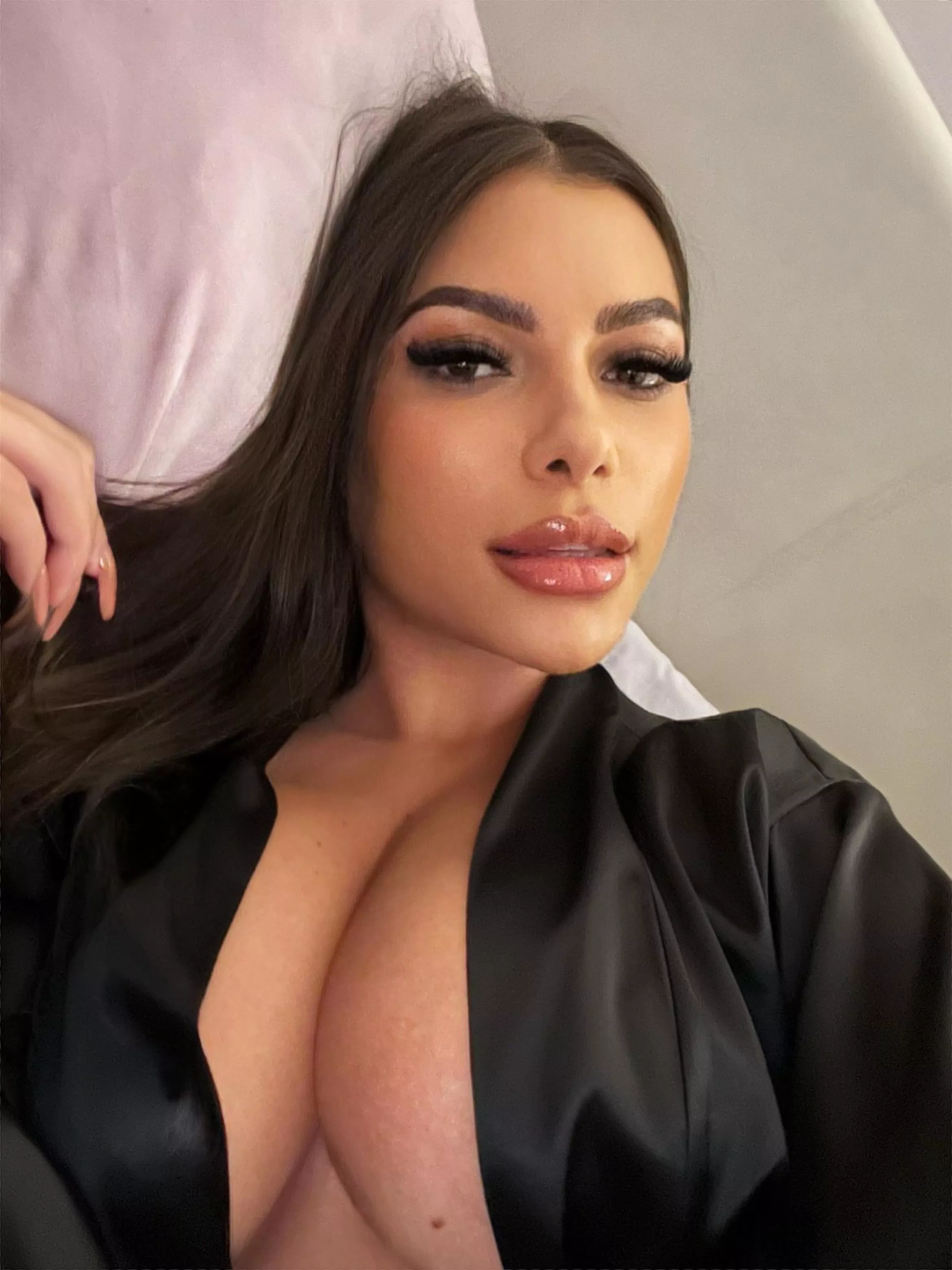 Upvote if you’d fuck 😈