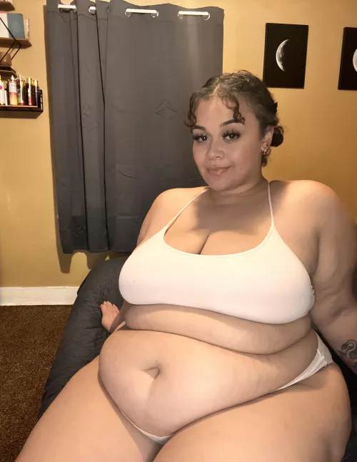 Waiting on my belly rubs