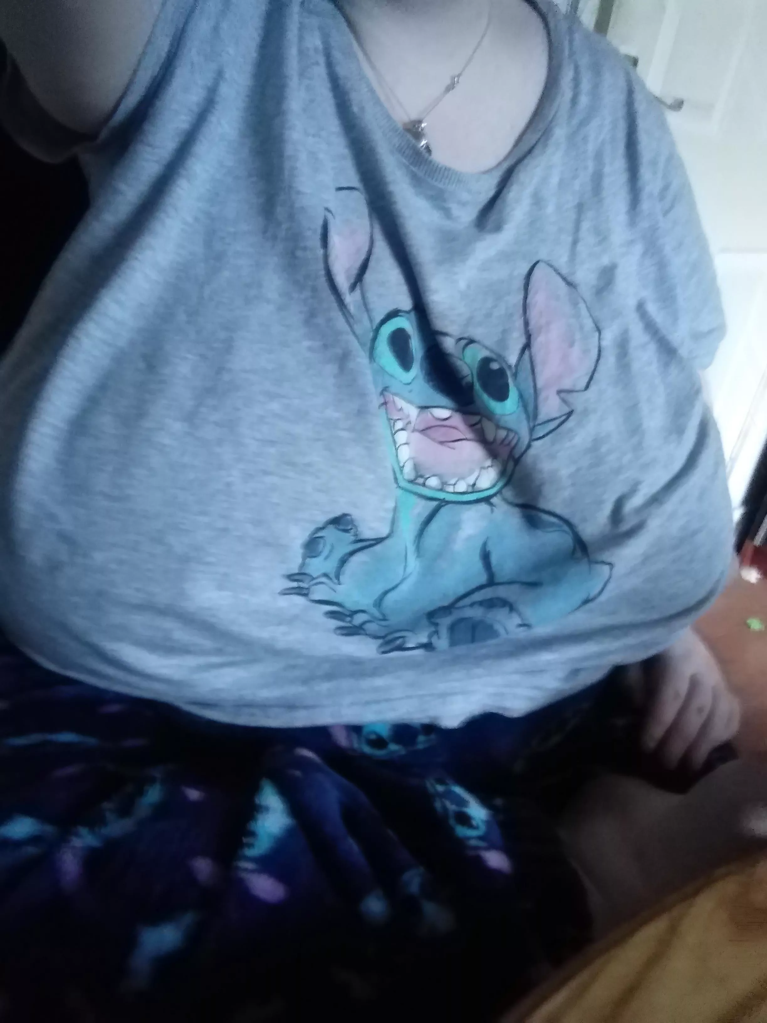 When I take pictures like this I can feel my tits resting on my thighs