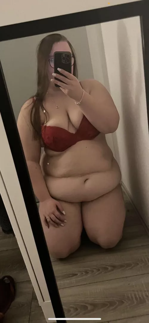 Who wants to cream my horny Chubby body ?😜