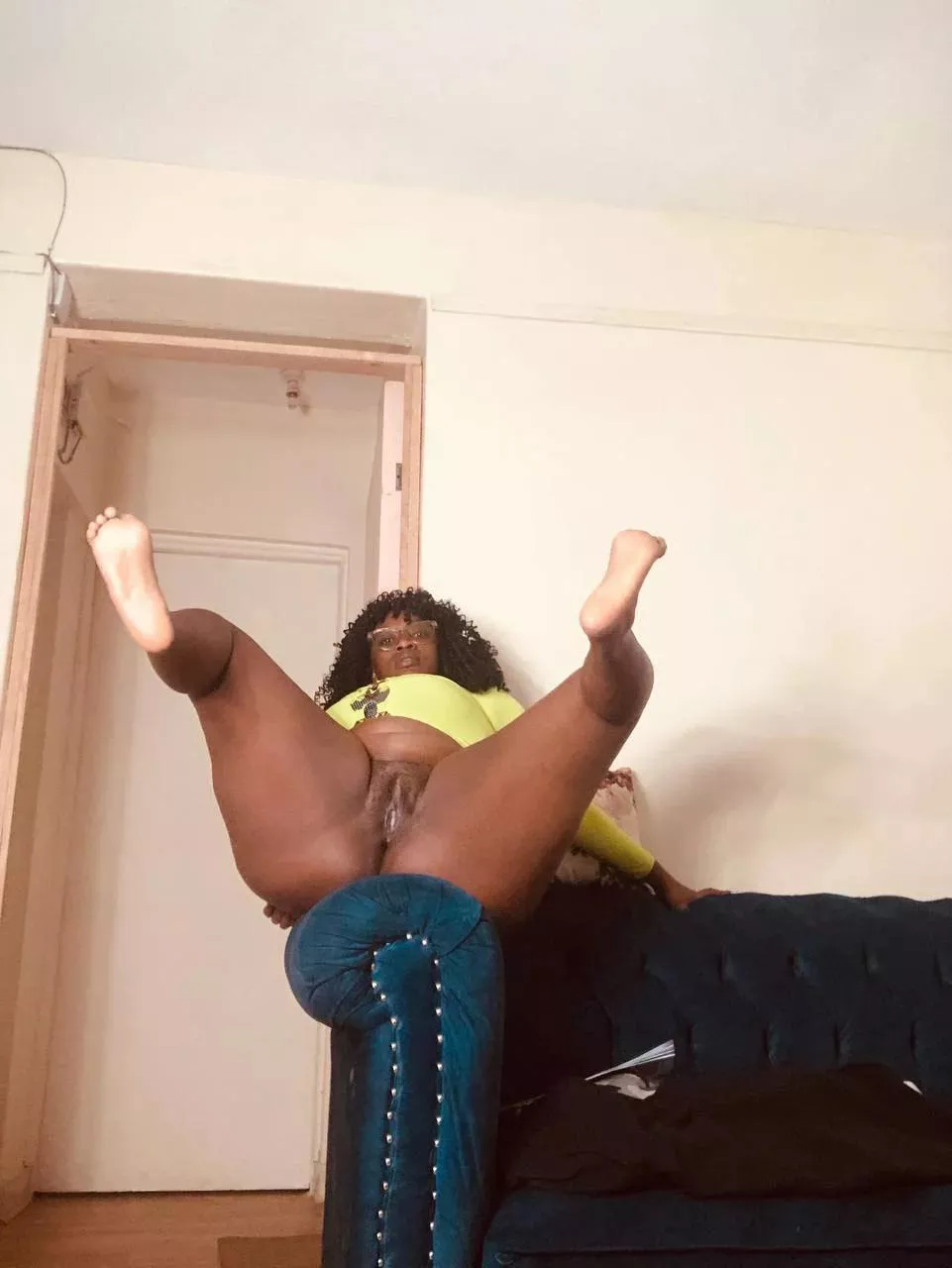 Would you fuck a mom you met on Reddit? (f)