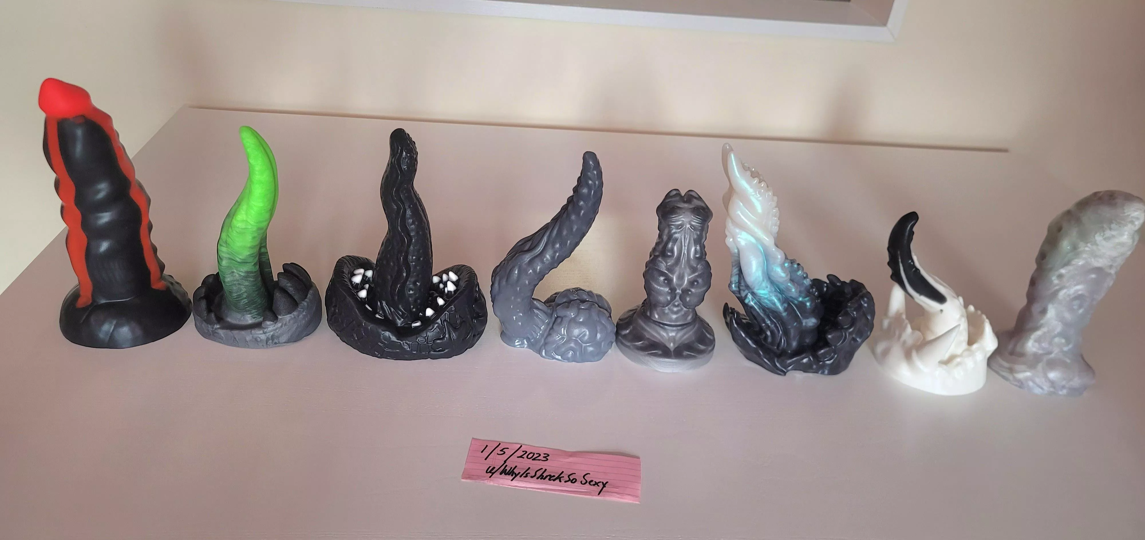 [WTS] 8 Toys: Buy 1 get 1 50% Off, Buy 2 Get 1 Free