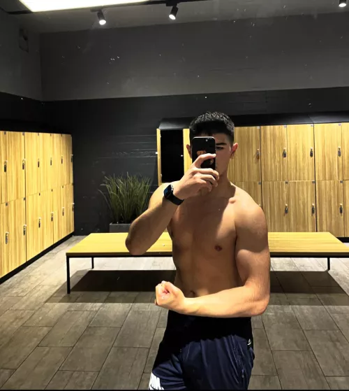 18 m denmark hmu if you Wanna comoare on snap:james_david9200 loser get small penis humiliated