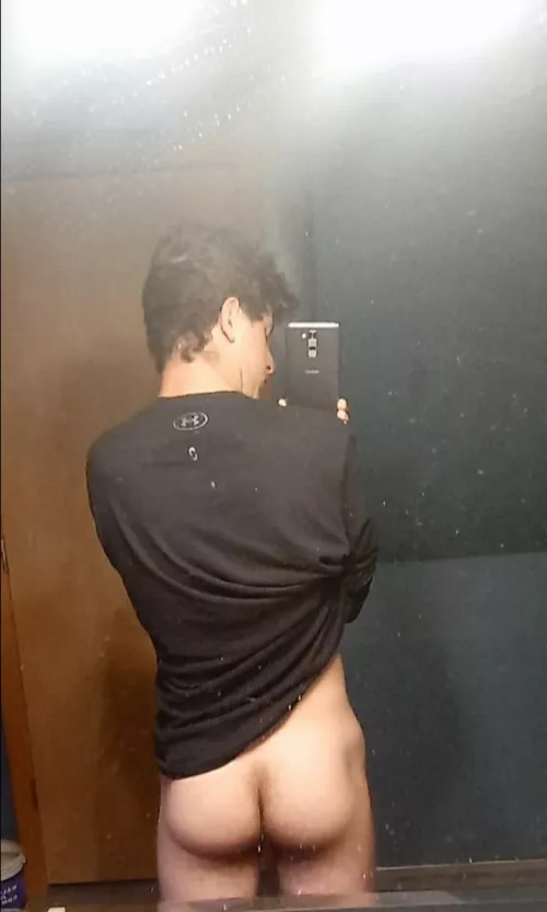 19 yo. my ass just hanging out