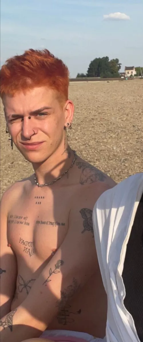 23 uk twink check profile for more links 😈😈😈