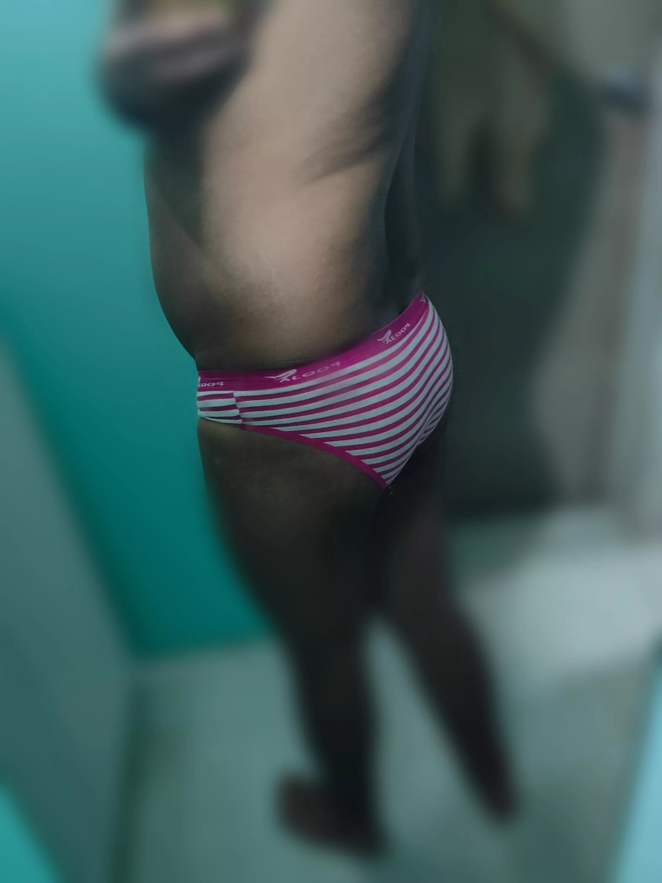 [23] Wore a pair of panties for the first time today! How does it look? 🙈