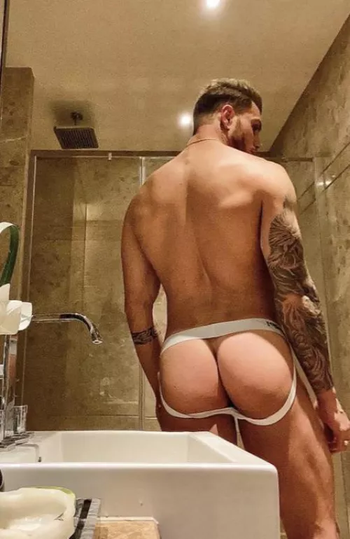 [25] wanna have breakfast? 😈