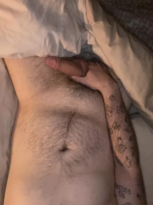 30 bored daddy just wanting a twink son who likes to be used like an object… easy yes?