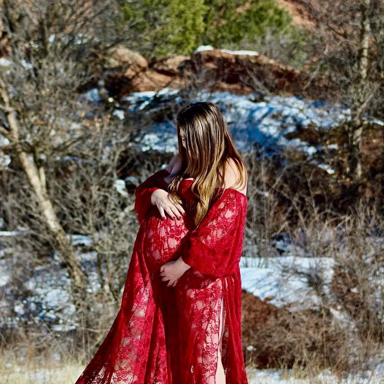 36 weeks pregnant, lace, nude, and snow 😍😝