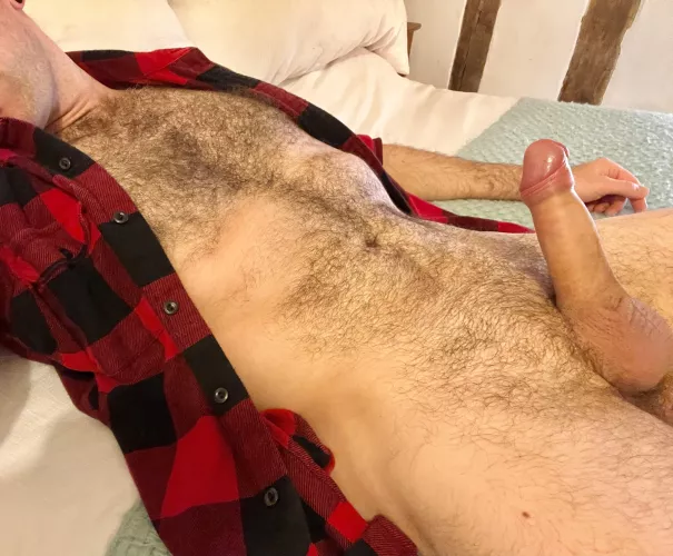 (38) British lecturer/professor. Who would like to study some kinks?