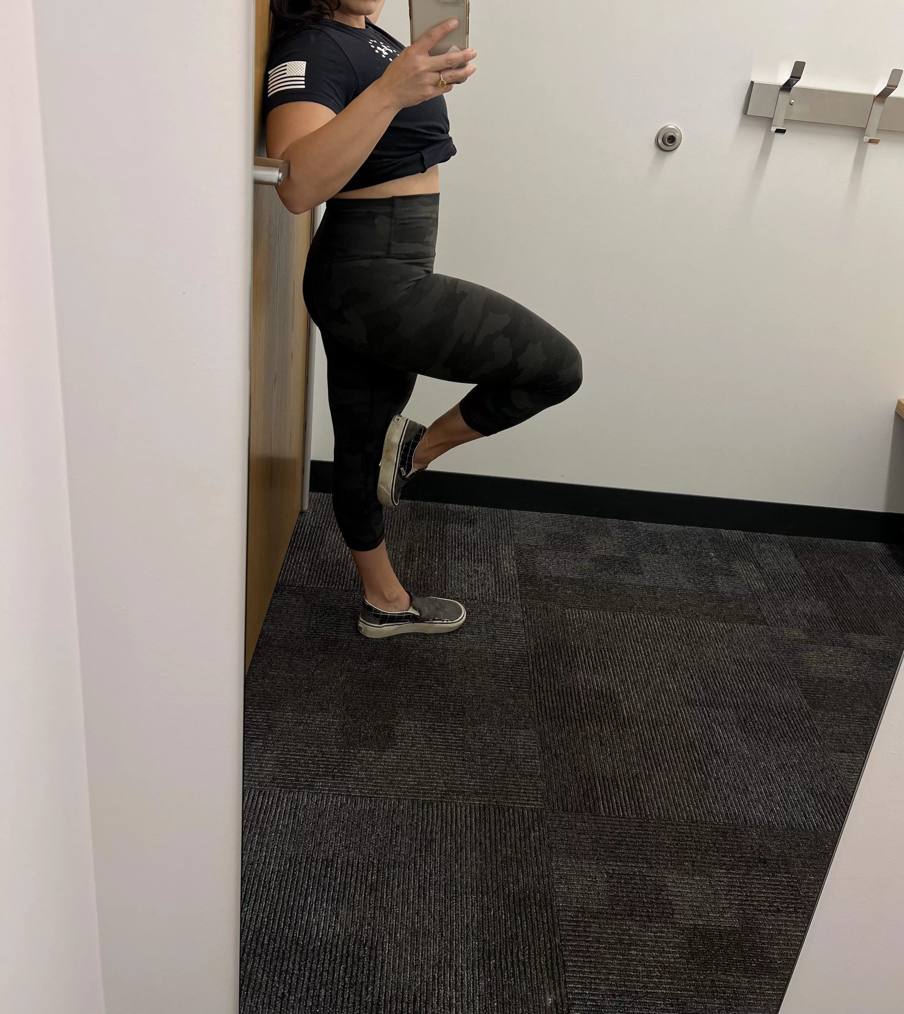 38f mom locker room style