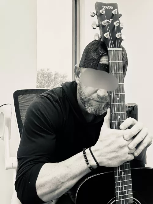 (39) Guitar is a hell of a forearm workout 🎸💪