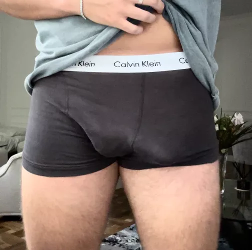 6’8” 21yo gym bro at your service 😏