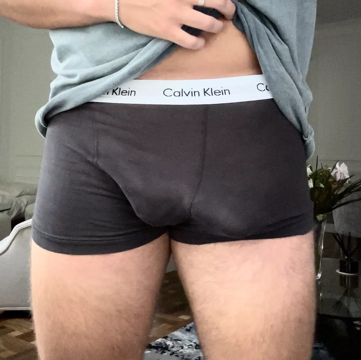 6’8” 21yo gym bro at your service 😏