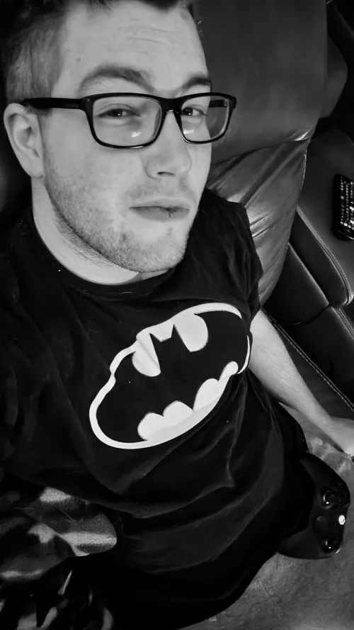 A little night of gaming. Cuddles and a movie later? DMS open