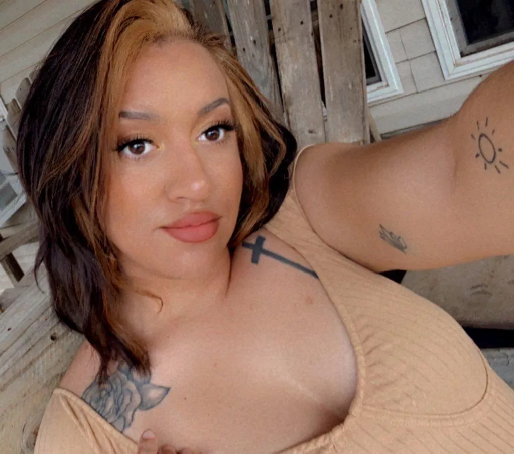 African American + Caucasian 🌺