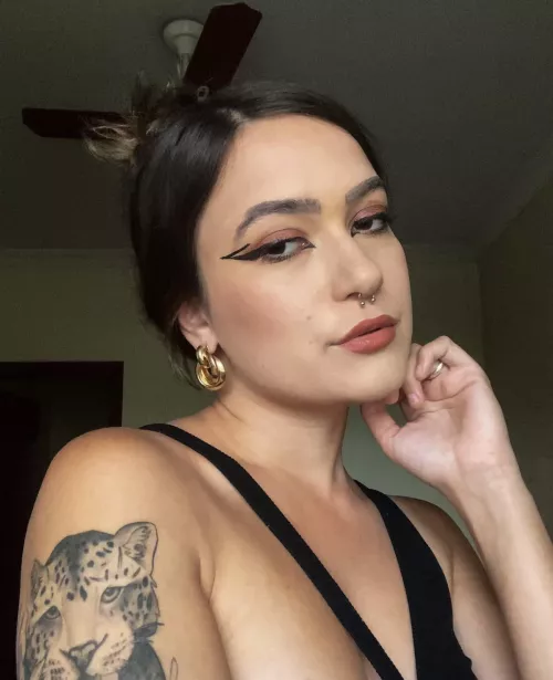 Am I elegant with this hairstyle? 🧐