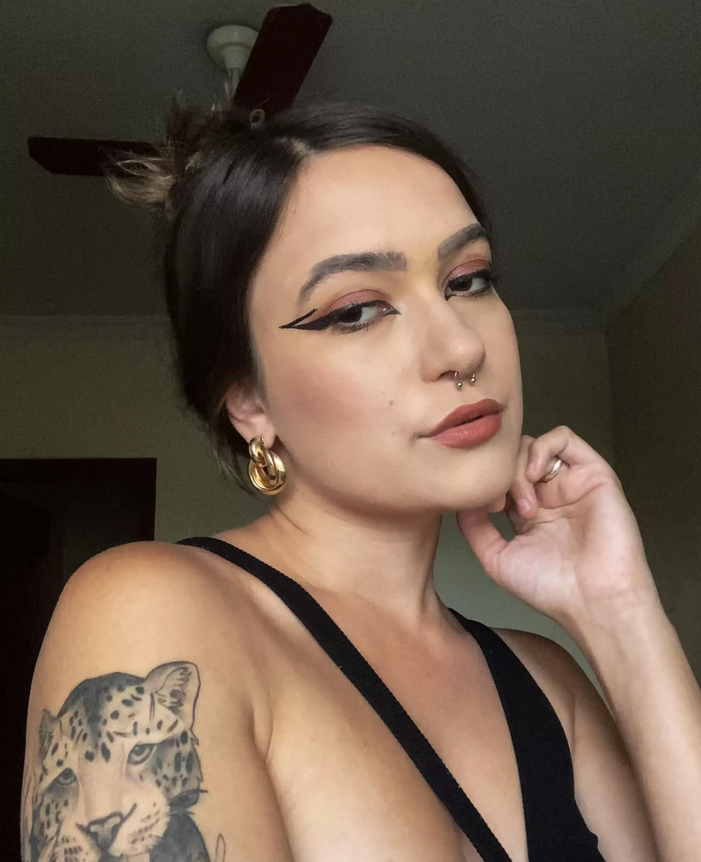 Am I elegant with this hairstyle? 🧐