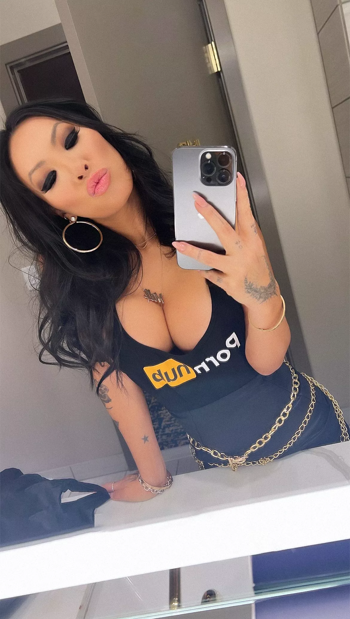 Bathroom selfie at AVN Expo