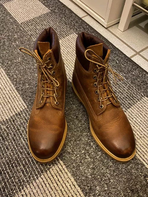 Best possible lacing method for boots in my opinion.