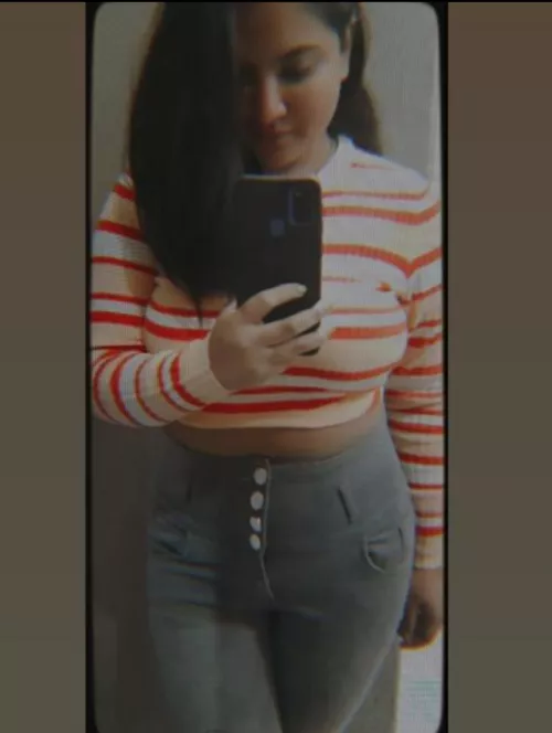 Bitch cousin has surely got a rich BF! 🥵🥵