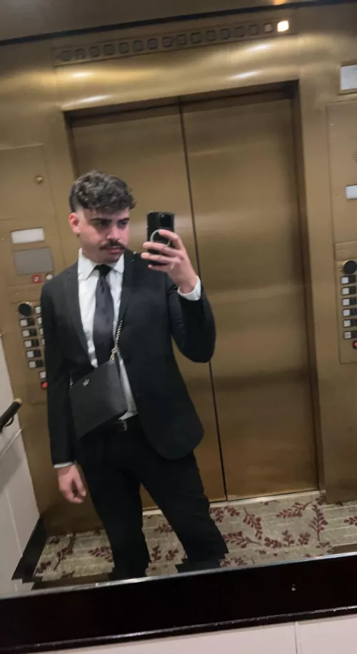 Come join the Genshin livestream boiz! twitch.tv/egirlboyy