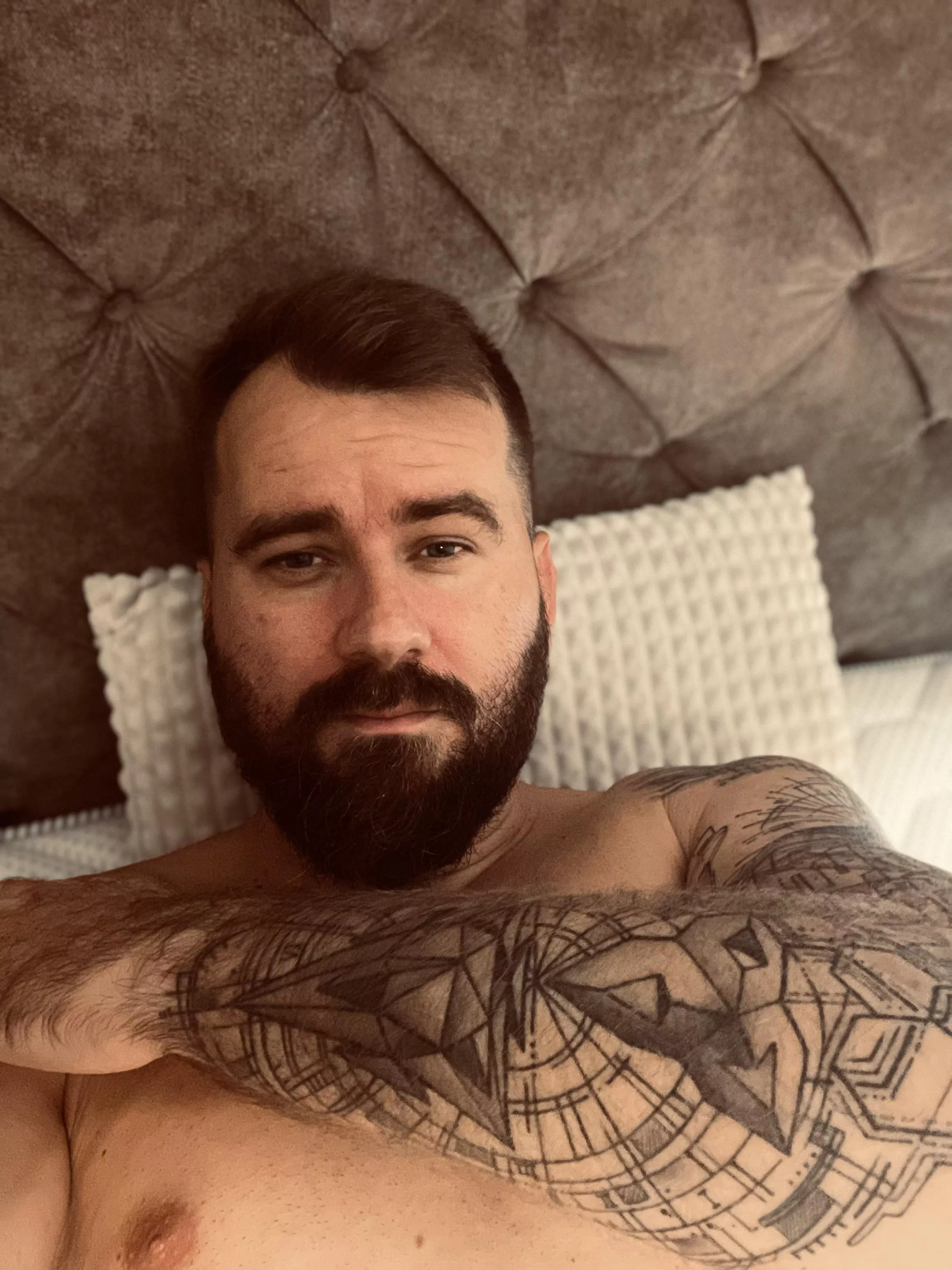 come, lay down next to me 😈😈😈