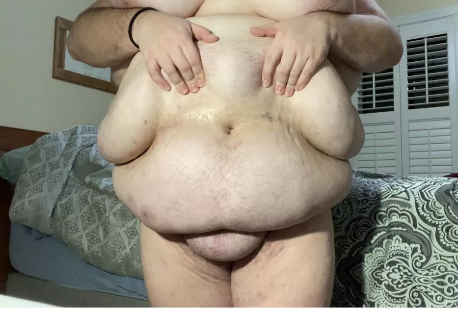 Cute bellybutton 😍