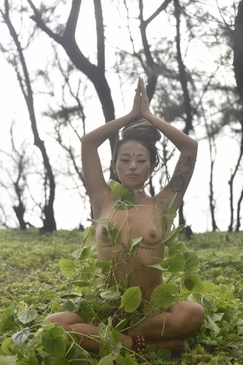 Dready Hippie Chick nude yoga