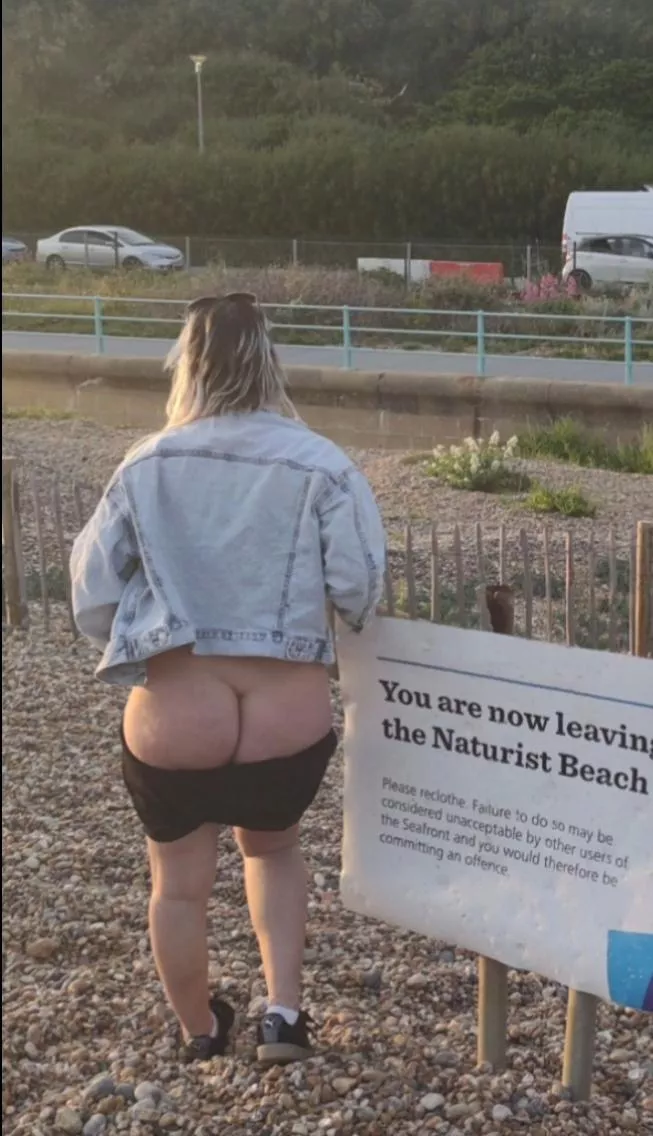 [F]eeling cheeky watching for cars 😅