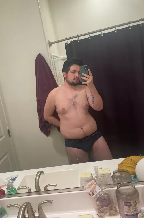 Getting in the bath😘