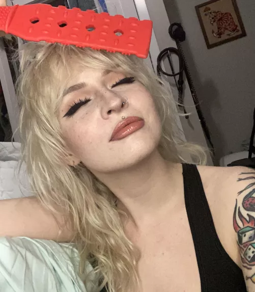 Give me your ass! Let’s make it red!