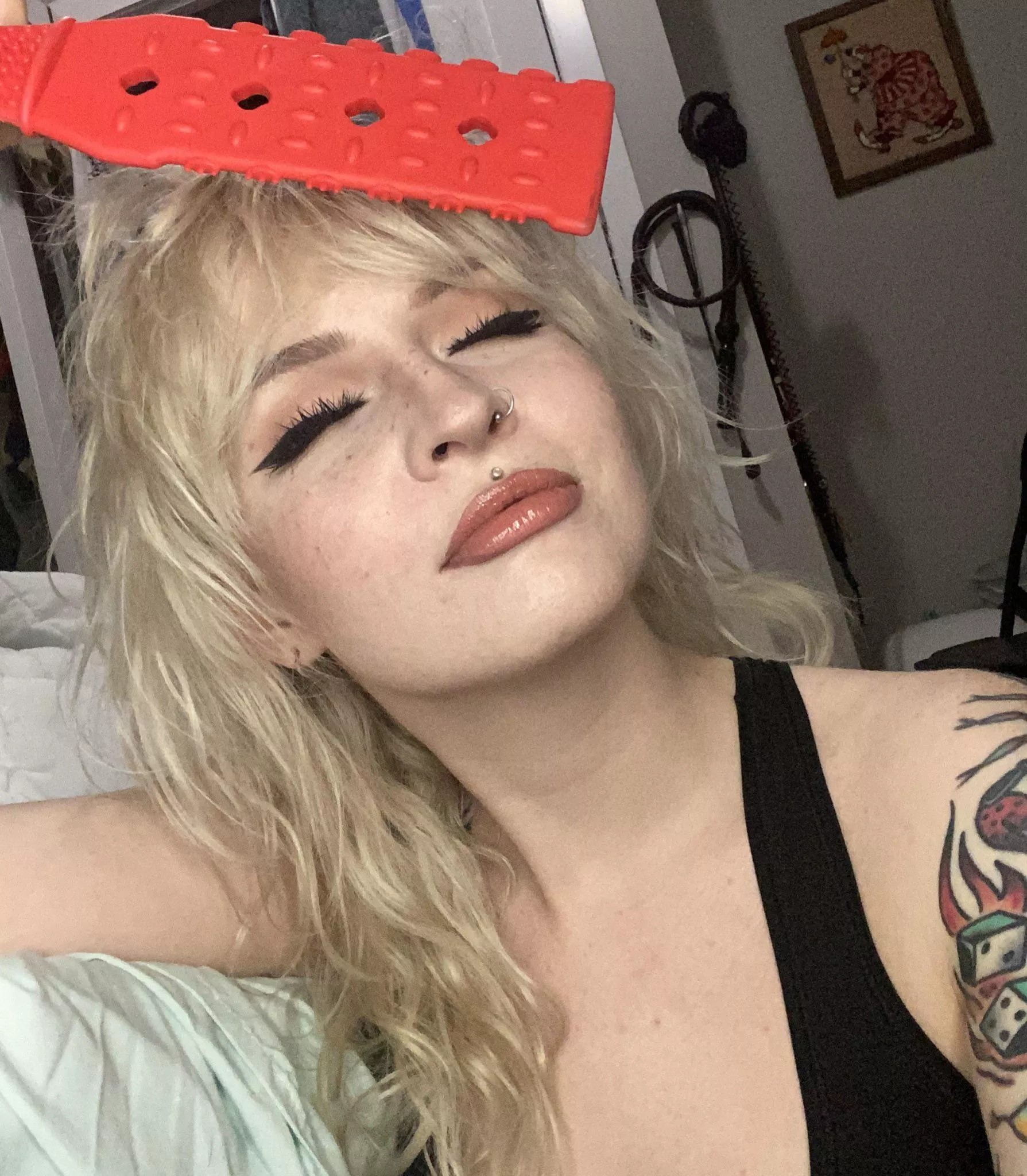 Give me your ass! Let’s make it red!