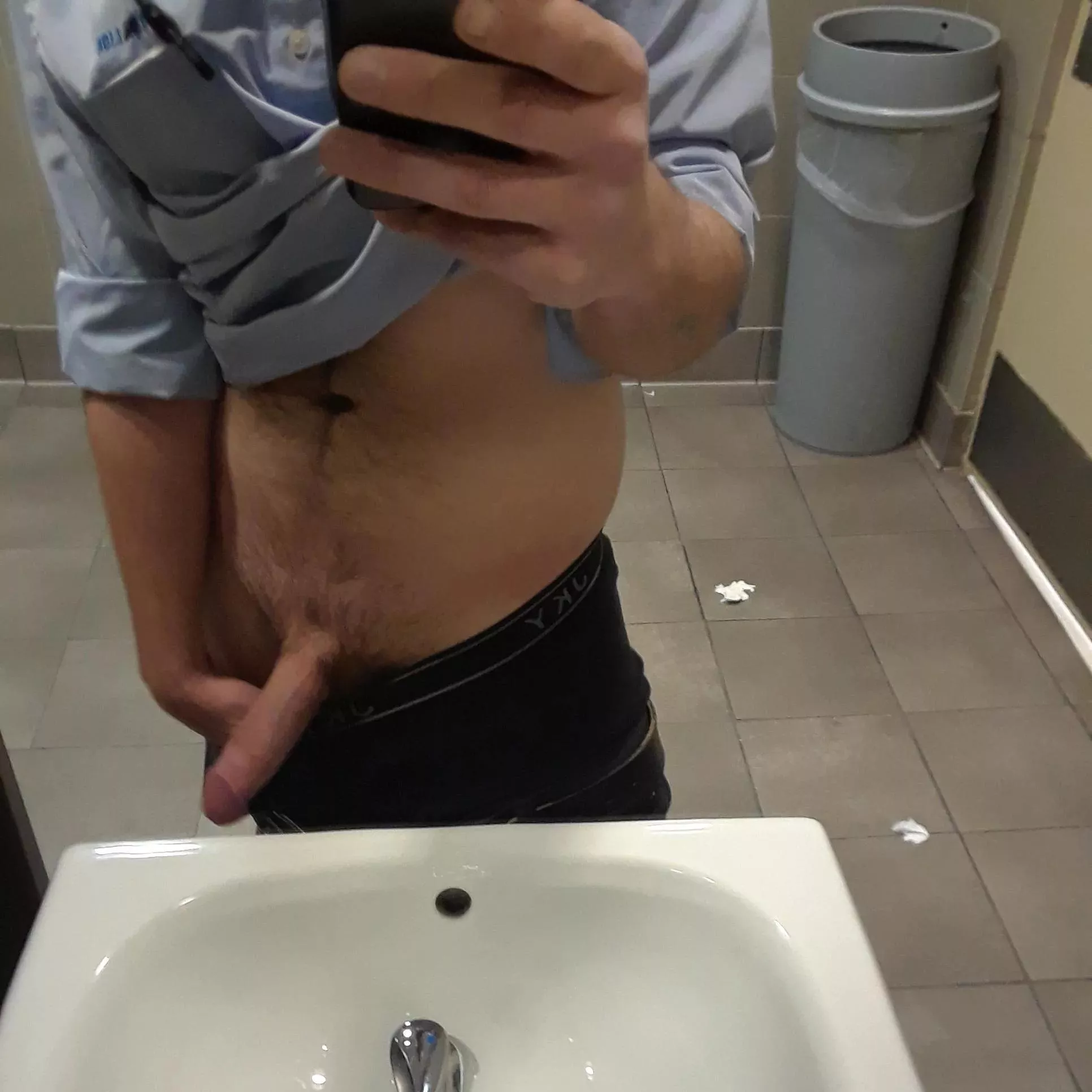 Good morning. Guess my size, win a free nude!