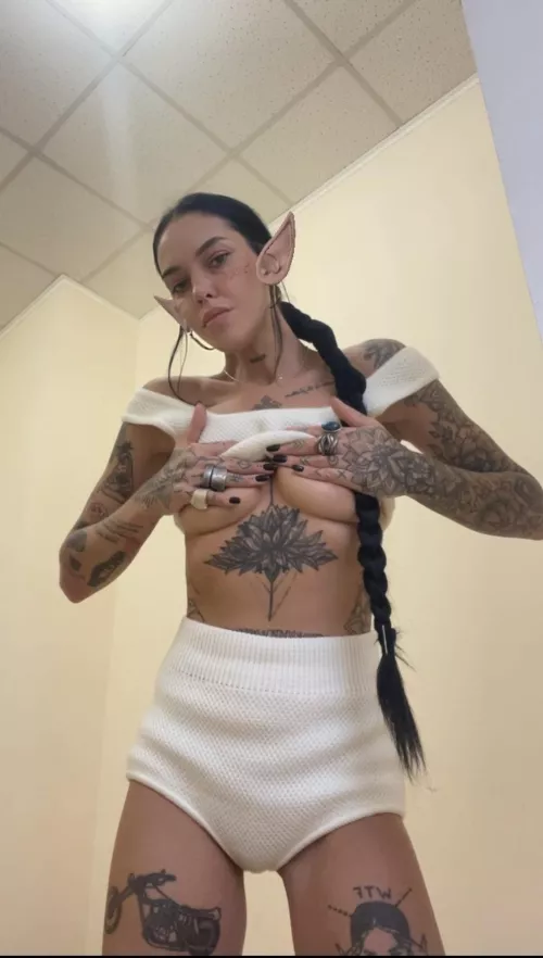 How do you like my hands?😉