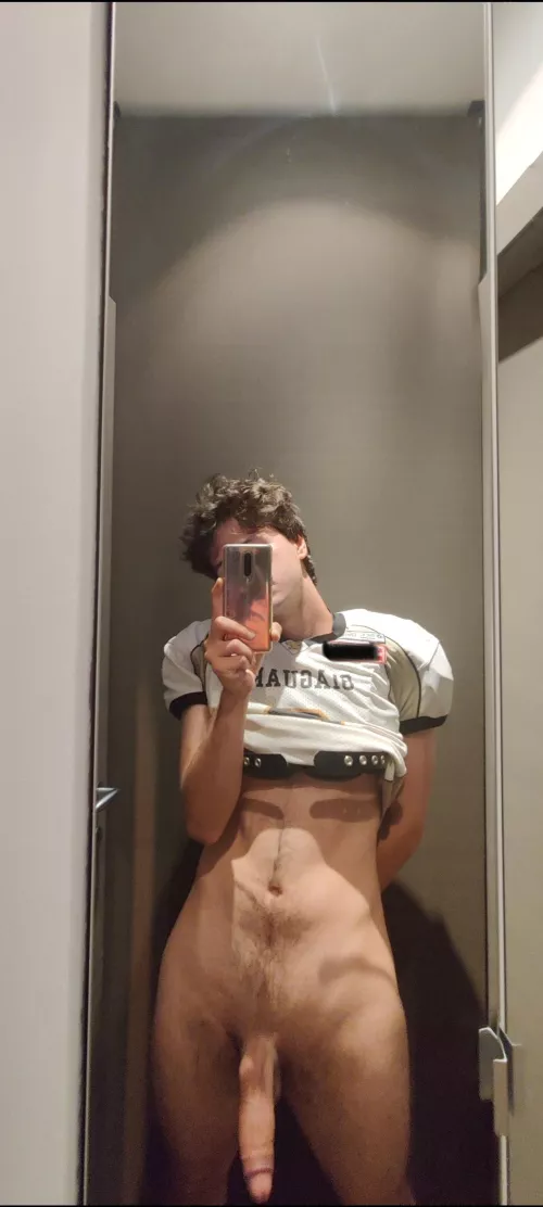 i honestly love to show off my meat. 😶