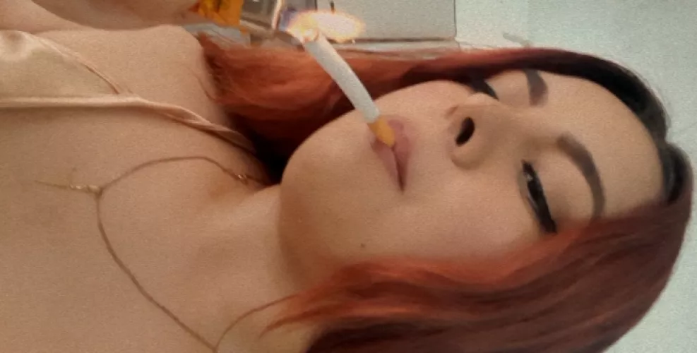 I like to smoke in front of the camera dad let's go!