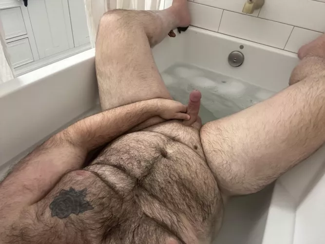 I’m too big for the tub 😢 (M25)