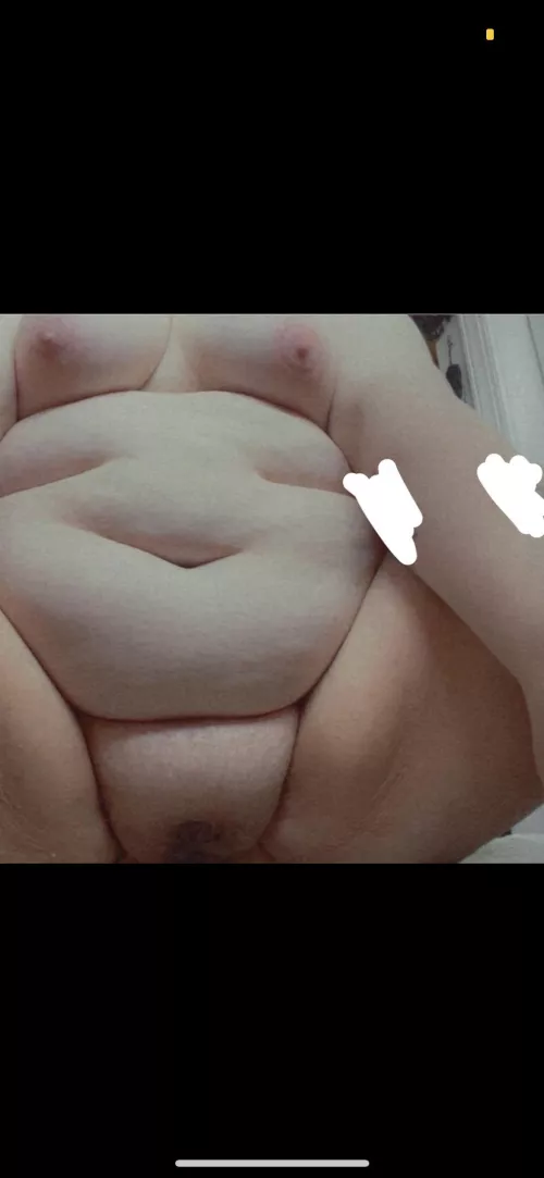 Jus wanted to show you how sexy my nipples look when I pump them n hot fuckable my pussy is when I’m sitting down 🥰