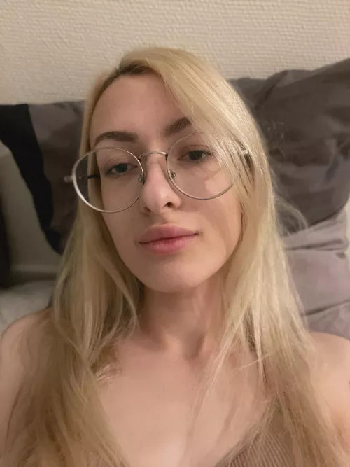 Just a selfie before taking a nap 😴