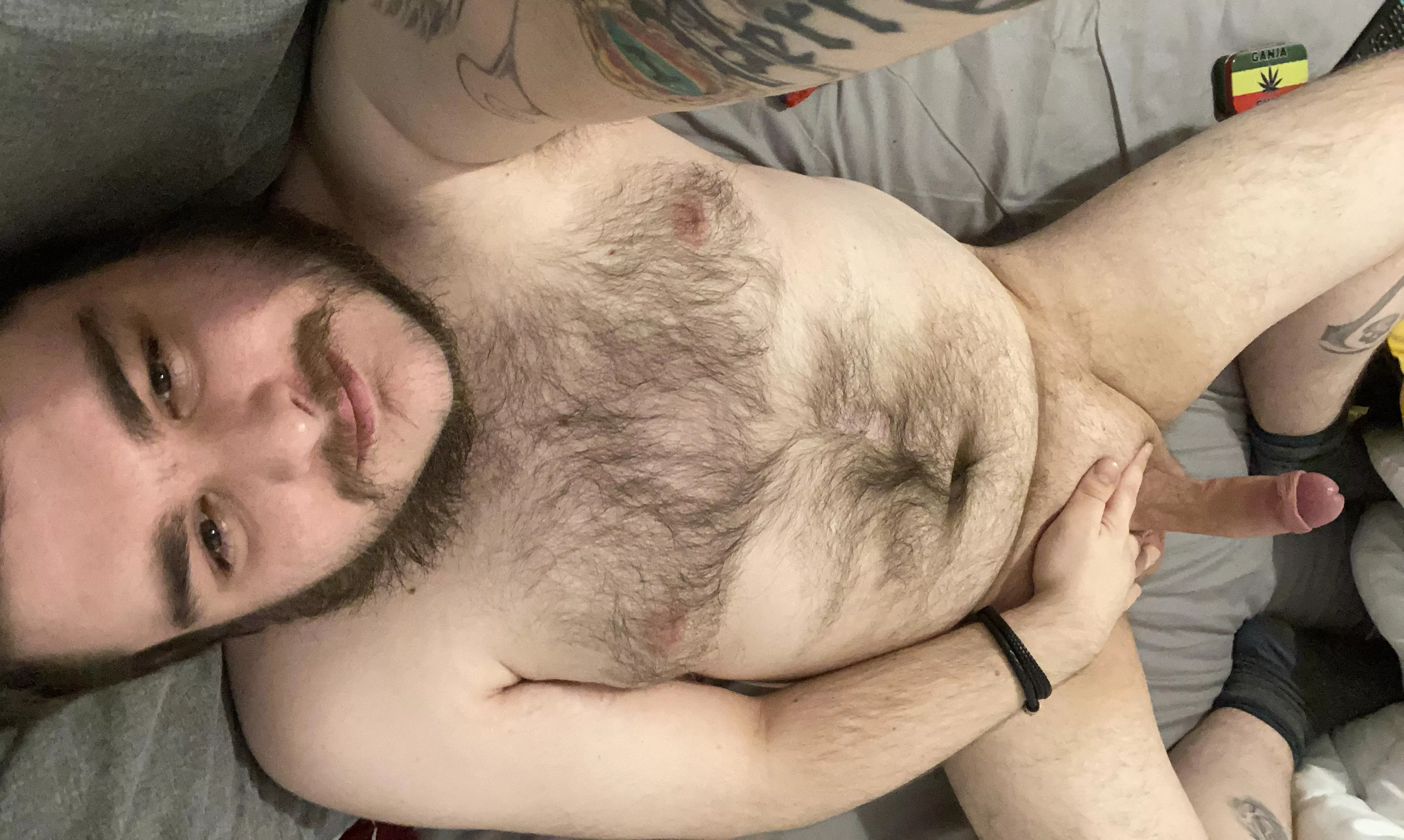 Just a thicc hairy dude looking for a thicc lady