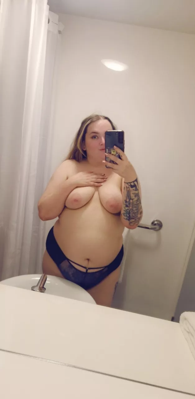 Love how my body looks in this 😈