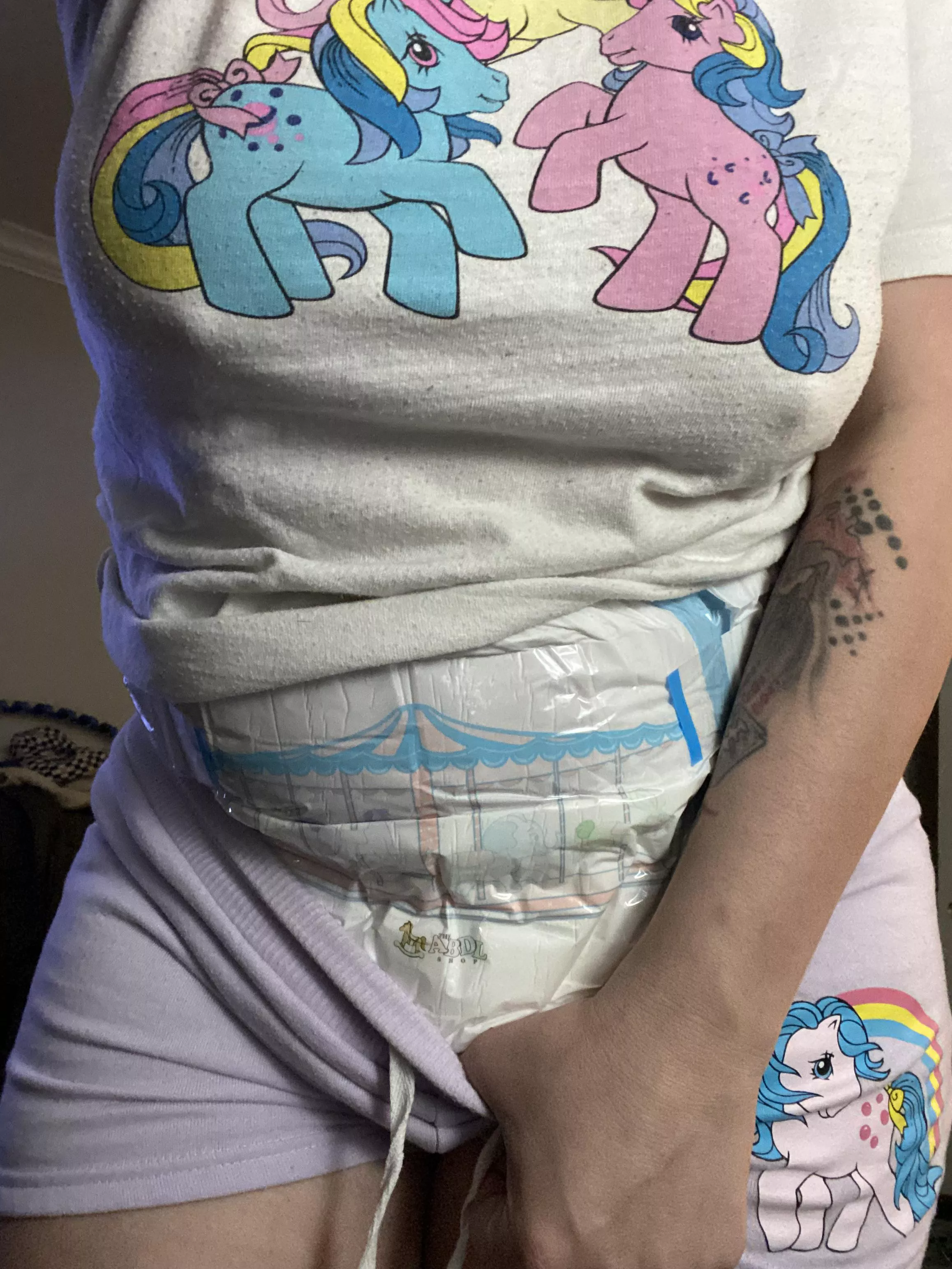 Love when my diapers match my outfit vibe.