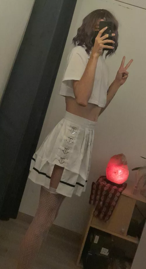 loving this white outfit.. what do u think? 🤍